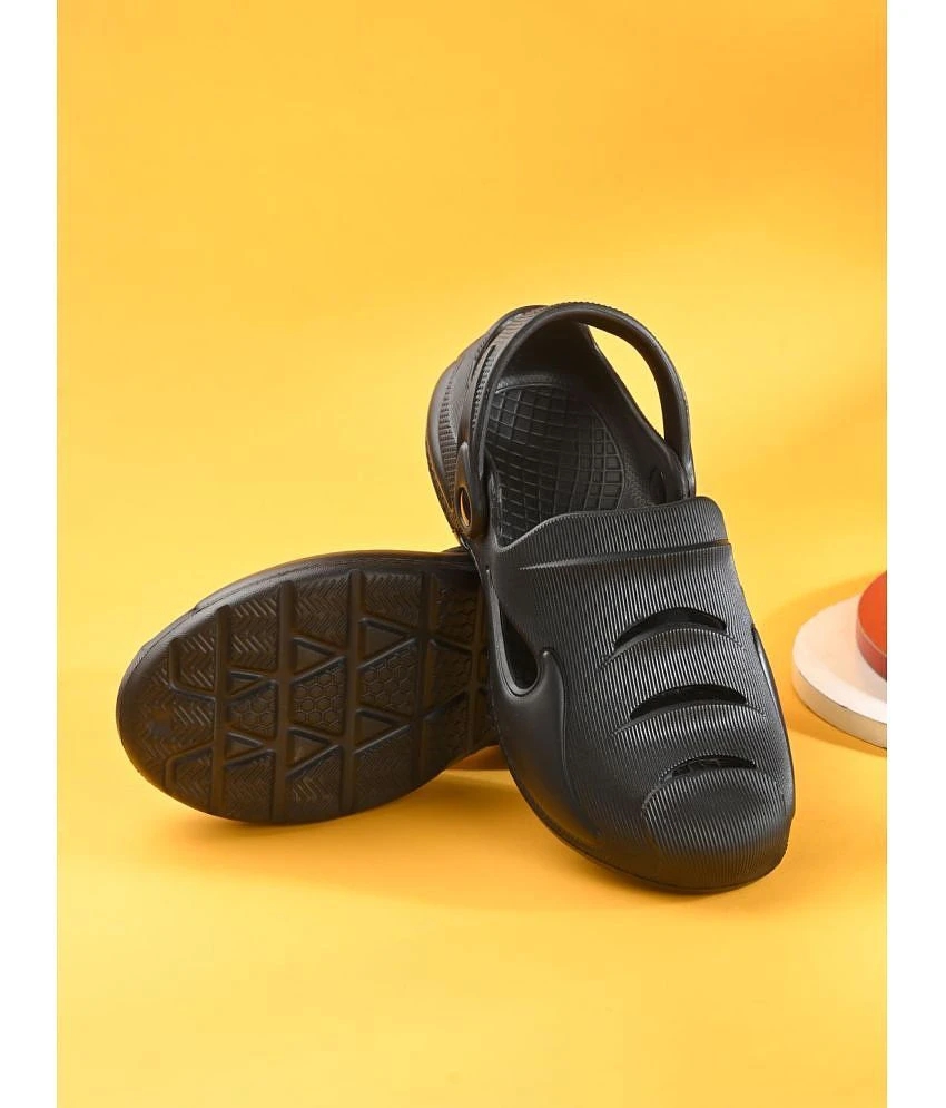 Trendy Women Big Fox - Black Mens Clogs - None 2025 at ShopCircuit | ONDC