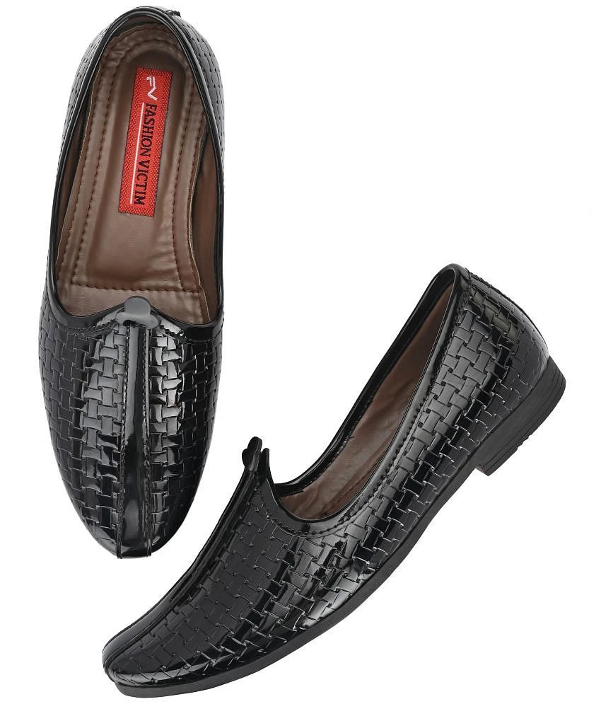 Sophisticated Women Fashion Victim Black Mojari - None 2025 at ShopCircuit | ONDC