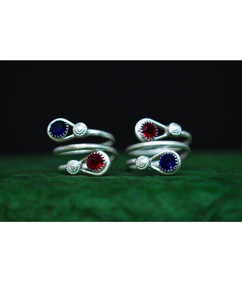 Best Men AanyaCentric Silver Plated 2 Pair Toe Rings - Silver 2025 at ShopCircuit | ONDC