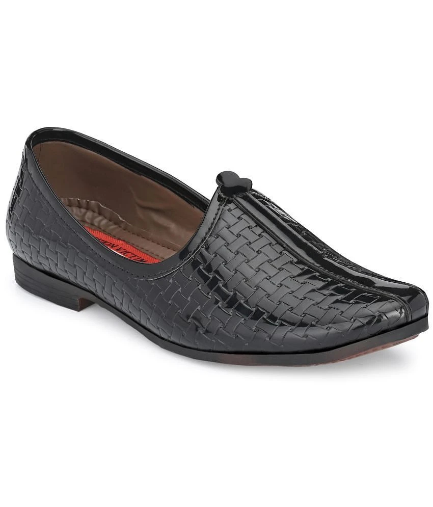 Elegant Men Fashion Victim Black Mojari - None 2025 at ShopCircuit | ONDC