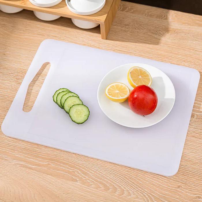 Multi-Functional Plastic Kitchen Cutting Board (25X16X0.6 Cm)