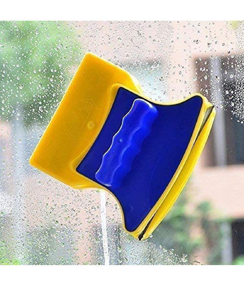 NAMRA Window Wiper