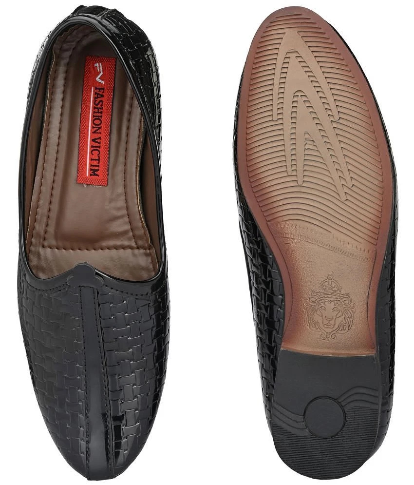 Luxurious Women Fashion Victim Black Mojari - None 2025 at ShopCircuit | ONDC