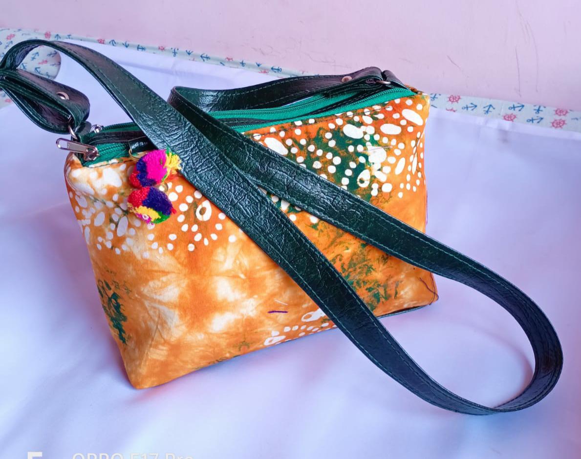 Buy Shree Bag Batik Cotton Sling Purse Online | Craftsvilla