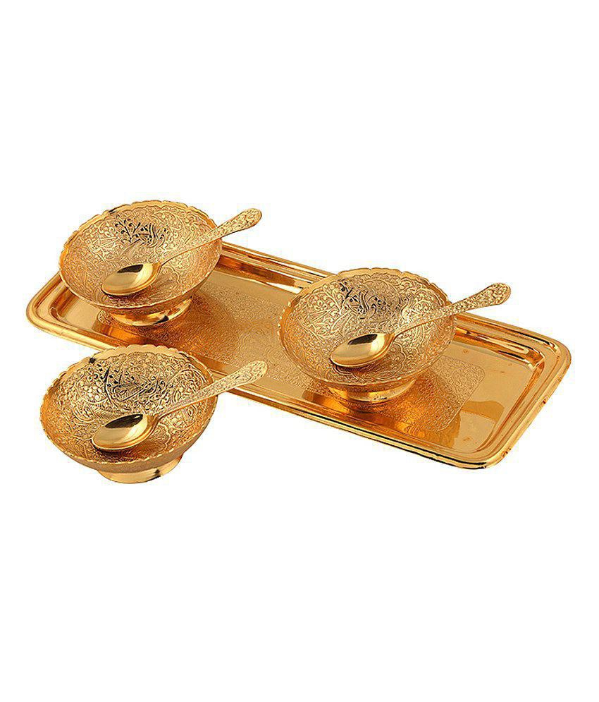 Rangsthali Alluring Gold Plated Brass Tray And Bowl Set (7 Pcs)