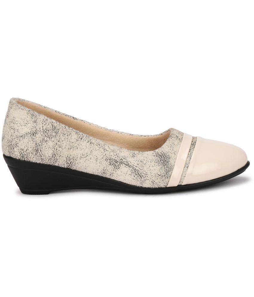 Ishransh - Beige Women''s Casual Ballerinas - None