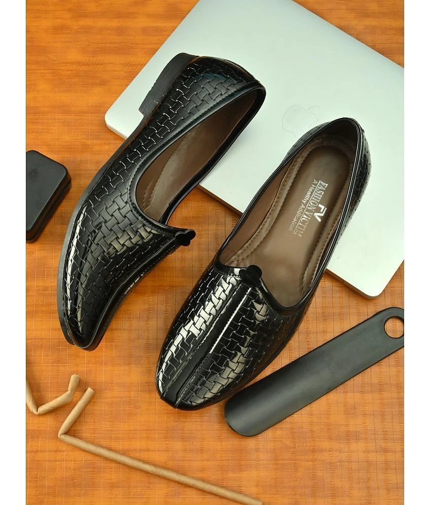 Luxurious Women Fashion Victim Black Mojari - None 2025 at ShopCircuit | ONDC