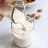 Urban Platter Almond Milk, 1 Litre [Unsweetened | Dairy-free | Plant-based]