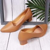 Women Heel Pump Beige