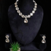 Nayaab Polki Bling Neckpiece