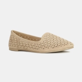 Bata Beige Ladies Closed For Women BEIGE size 7