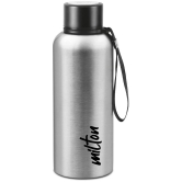 Milton Aura 750 Thermosteel Bottle, 750 ml, Silver | 24 Hours Hot and Cold | Easy to Carry | Rust Proof | Leak Proof | Tea | Coffee | Office| Gym | Home | Kitchen | Hiking | Trekking | Trave