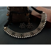 Black stone kundan choker