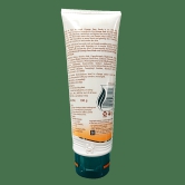 Himalaya Tan Removal Orange Face Scrub, 100 G