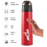 Milton New Crown 900 Thermosteel Hot or Cold Water Bottle, 750 ml, Red - Red