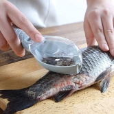 GOGA FASHION Kitchen Fish Scale Scraper Remover Scale Knife Peeler Skin Peeler Fish Tools (Multicolor)