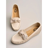 Shoetopia Cream Womens Loafers - None