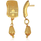 VIVASTRI Golden Stud Earrings ( Pack of 1 ) - Golden