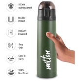 Milton - New Crown 900 black Green Water Bottle 750 mL ( Set of 1 ) - Green