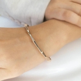 Timeless Beauty: Effortless Bracelet - Vintage Charm