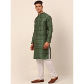 Men Sequinned Kurta with Churidar-S / Green