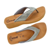 Aerowalk Light Grey Womens Slipper - None