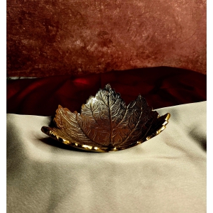 Single Leaf Tray