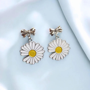 Daisy Flower Earring - Silver - Buy Any 5 for Rs. 500