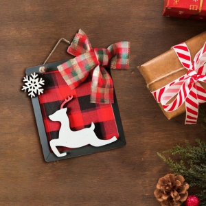 reindeer-bow-snowflakes-square-art