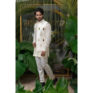 Ivory Gold Khidkiembroiderd Bundi-XXL / Ivory