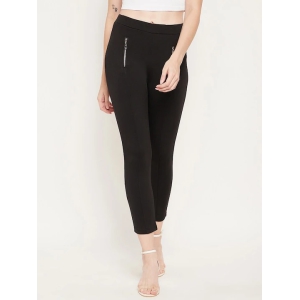 Women Black Solid Skinny-Fit Jeggings