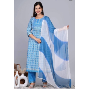 Sacrifice Women Nayra Cut Kurti Pant and Dupatta