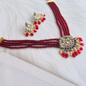 Nayaab alia Neckpiece-mahroon