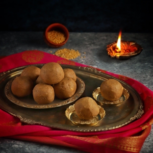 Pesara Laddu/ Moong dal laddu-400 gm