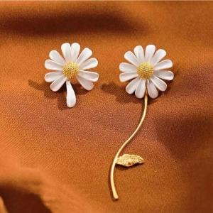 Daisy Brooch Earrings - Buy Any 5 for Rs. 500