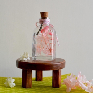 punky-pinks-preserved-flower-tabletop-with-circular-stand