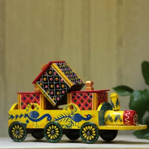 Wooden Decorative Train-Shaped Dry Fruit Box-