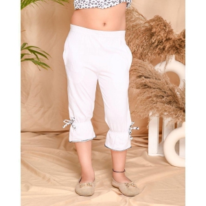 Kids Cave - White Cotton Girls Capris ( Pack of 1 ) - None