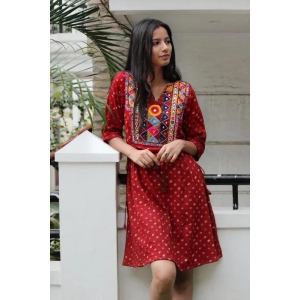 Handcrafted Mirror Work Drawstring Kaftan in Maroon Bandhani-M