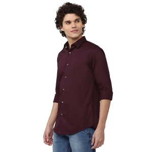 Men Slim Fit Solid Spread Collar Casual Shirt