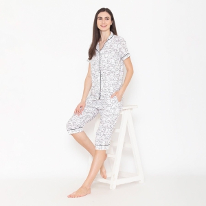 Women's Printed Night Suit Set of Shirt & Capri - White White M