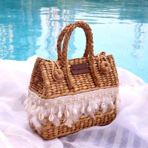 be-mine-straw-handbag