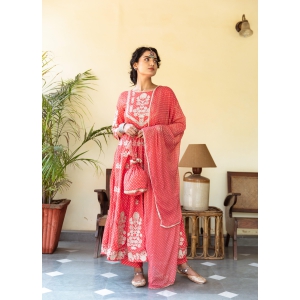 Womens Rayon Red Anarkali Kurta Pant and Dupatta With Fancy Potli Set-M / Red