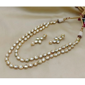 white Kundan Necklace Set with Earring