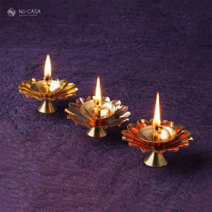 Lotus Color Brass Diya