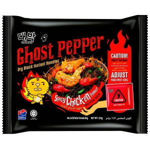 DAEBAK GHOST PEPPER SPICY CHICKEN FLAVOUR DRY BLACK INSTANT NOODLES SINGLE PACKET-PLASTIC / BLACK