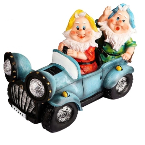 gnomes-driving-car-solar-light