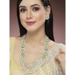 Karatcart Pearl Beaded Light Green Carved Stone Kundan Rani Haar Necklace Set for Women-Free Size