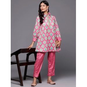 Women Printed Tunic & Trousers