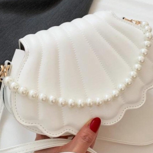 shell-shaped-chic-bag-black